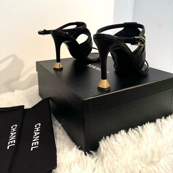 Chanel sandals (Authentic) - Picture 7 of 14